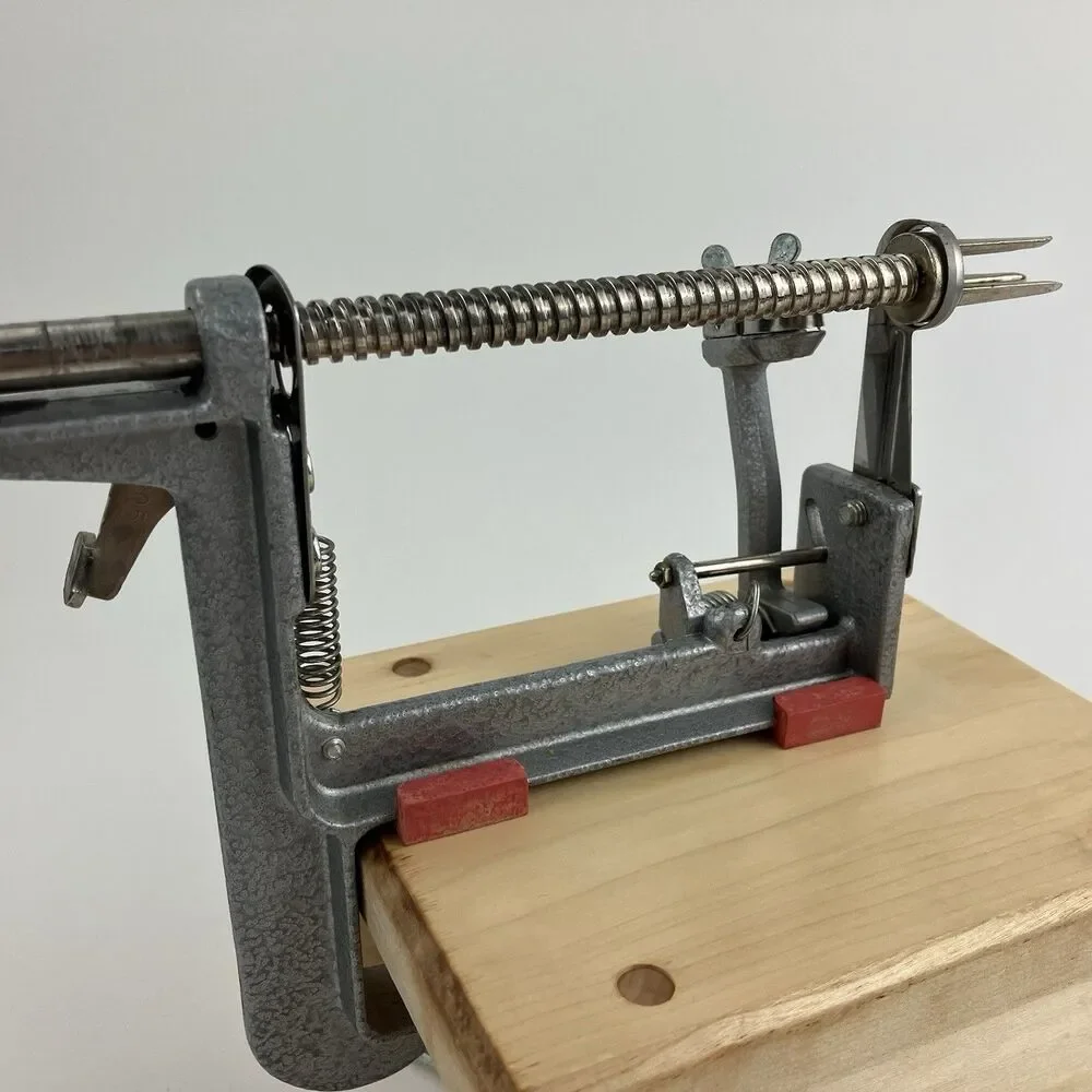 The Pampered Chef Apple Peeler Corer Slicer With Wooden Stand Hand Crank